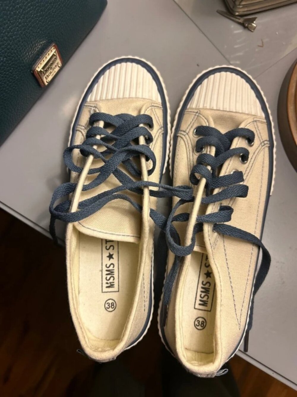 Boys shoes